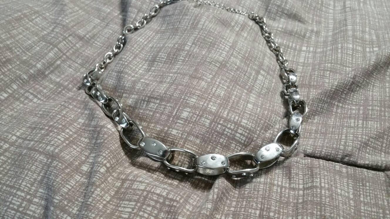 Weißes Haus Schwarzmarkt Sammler Bling Silber Getönten Hoop Und Strass 18-Zoll-Halskette Modeschmuck von EastIdahoCompany