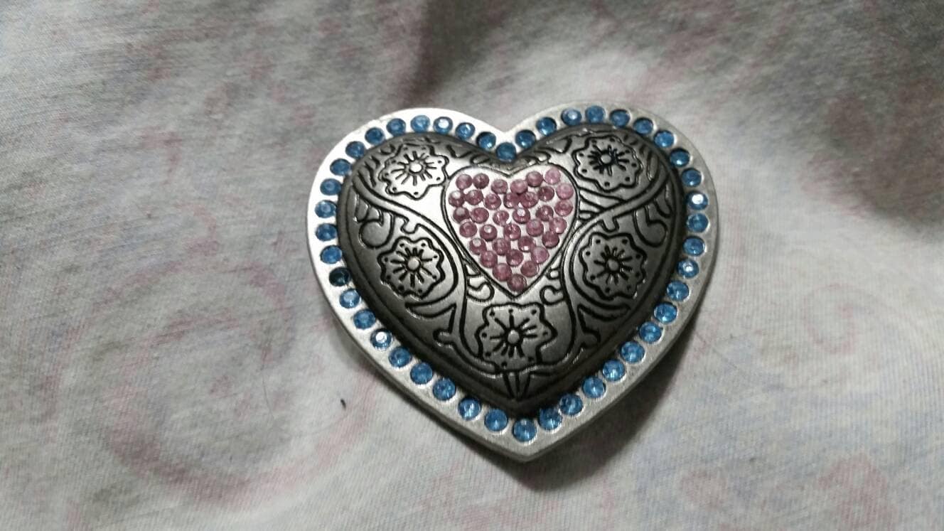 Western-stil Rosa Drei Getönten Herz Gürtelschnalle Kostüm Schmuck Mode-Accessoire von EastIdahoCompany