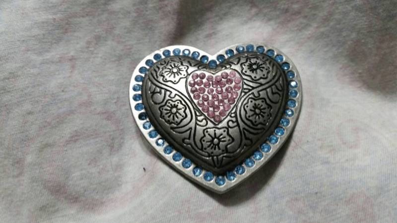 Western-stil Rosa Drei Getönten Herz Gürtelschnalle Kostüm Schmuck Mode-Accessoire Western-stil Rosa Drei Getönten Herz Gürtelschnalle Kostüm Schmuck Mode-Accessoire von EastIdahoCompany