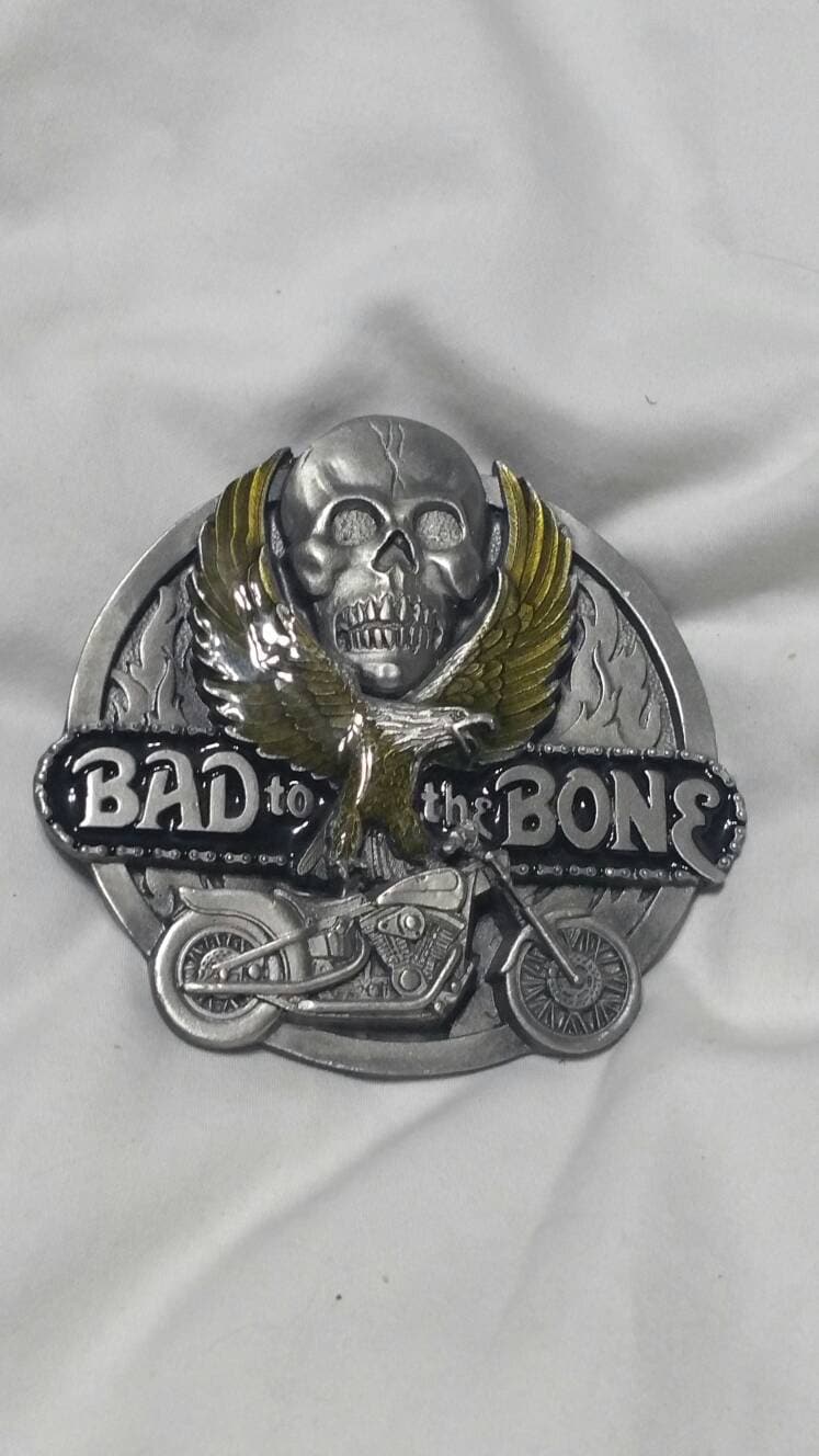 Zinn Siskiyou, Bad To The Bone, Ovale Gürtelschnalle Made in Ashville, Oregon von EastIdahoCompany