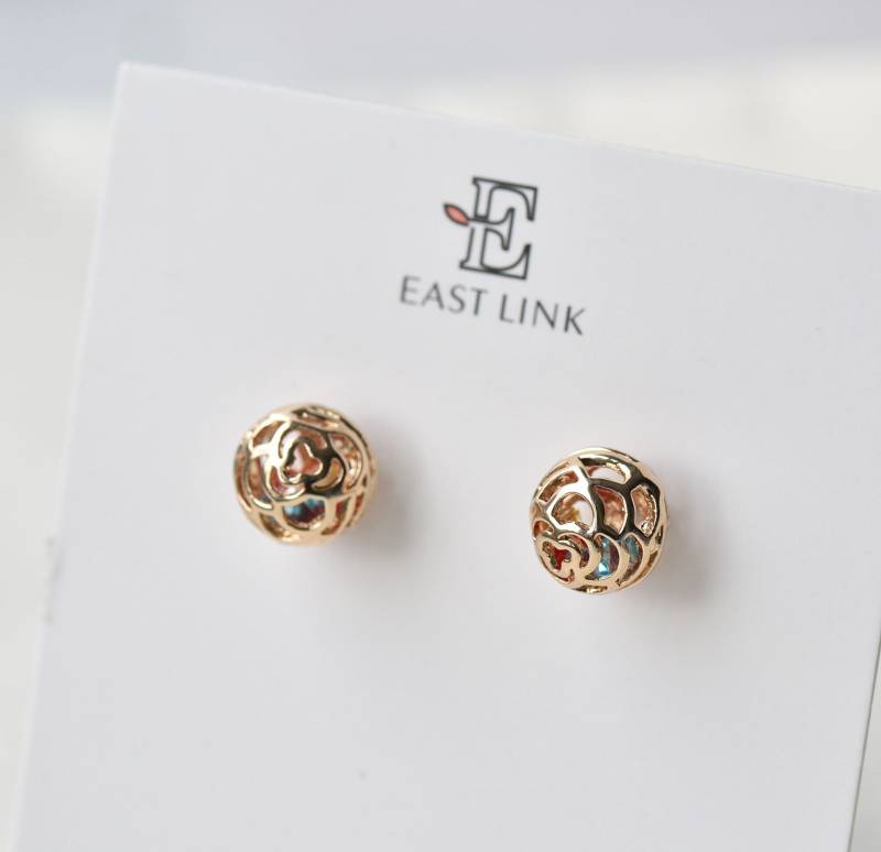 Vergoldet Ausgehöhlt Rose Ohrringe Kugel Frauen Geschenk Von East Link Schmuck von EastLinkJewellery