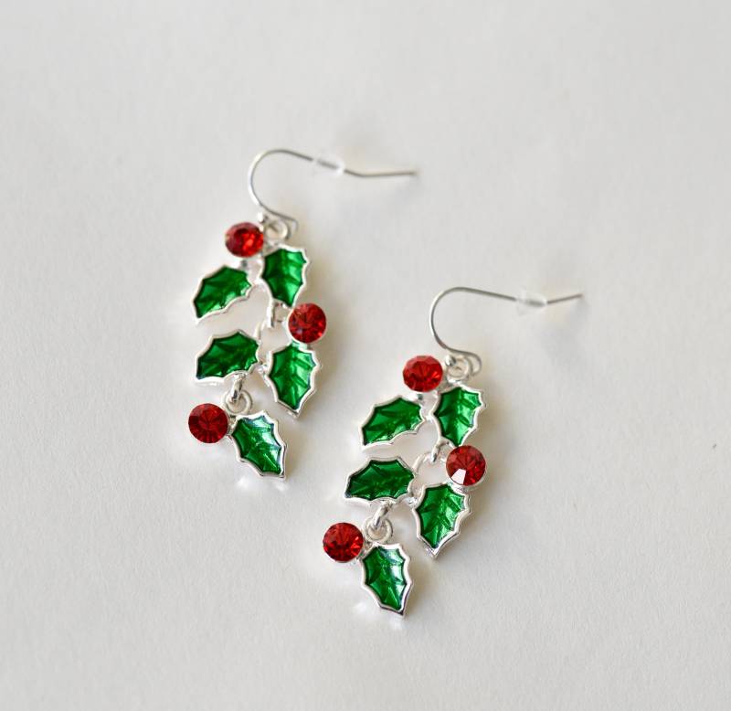 Versilberte Emaille Weihnachtsstern Ohrringe Grüne Blätter Weihnachten Thema Modeschmuck Tropfen Von East Link Jewellery von EastLinkJewellery
