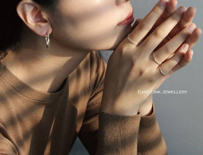 Zierlicher Sterling Silber Stapelbarer Bandring Zusteckring Feiner Silberring Knuckle Ring Midi Von East Link von EastLinkJewellery