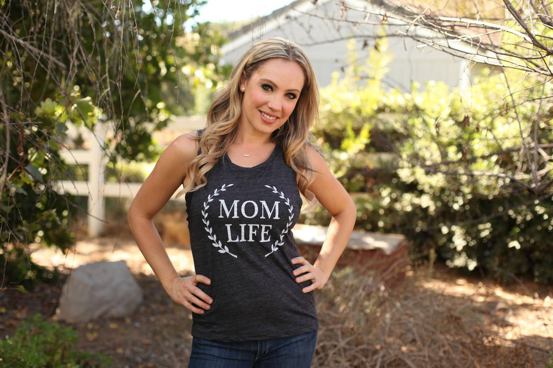 Mama Leben T Muskelshirt Kohle Schwarz Slub, Mamma-Hemd, Leben Shirt, Mommin Ist Nicht Einfach, Hemden, Alle Tag Jeden Shirt von EastWestAvenue