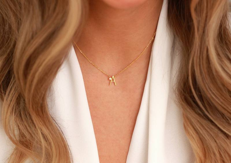 Zierliche Großbuchstaben Initiale + Cz Halskette | Gold Großbuchstabe Anhänger Erstgeborenes Kind Schmuck Geschenk Für Neue Mutter von EastonLaneJewelryCo