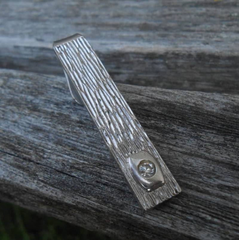 Silber Strass Krawattenklammer. Jahrgang 1970Er Jahre. Trauzeugen Geschenk, Geburtstag, Jahrestag, Papa Silber Strass Krawattenklammer. Jahrgang 1970Er Jahre. Trauzeugen Geschenk, Geburtstag, Jahrestag, Papa von EasyBlockStudio