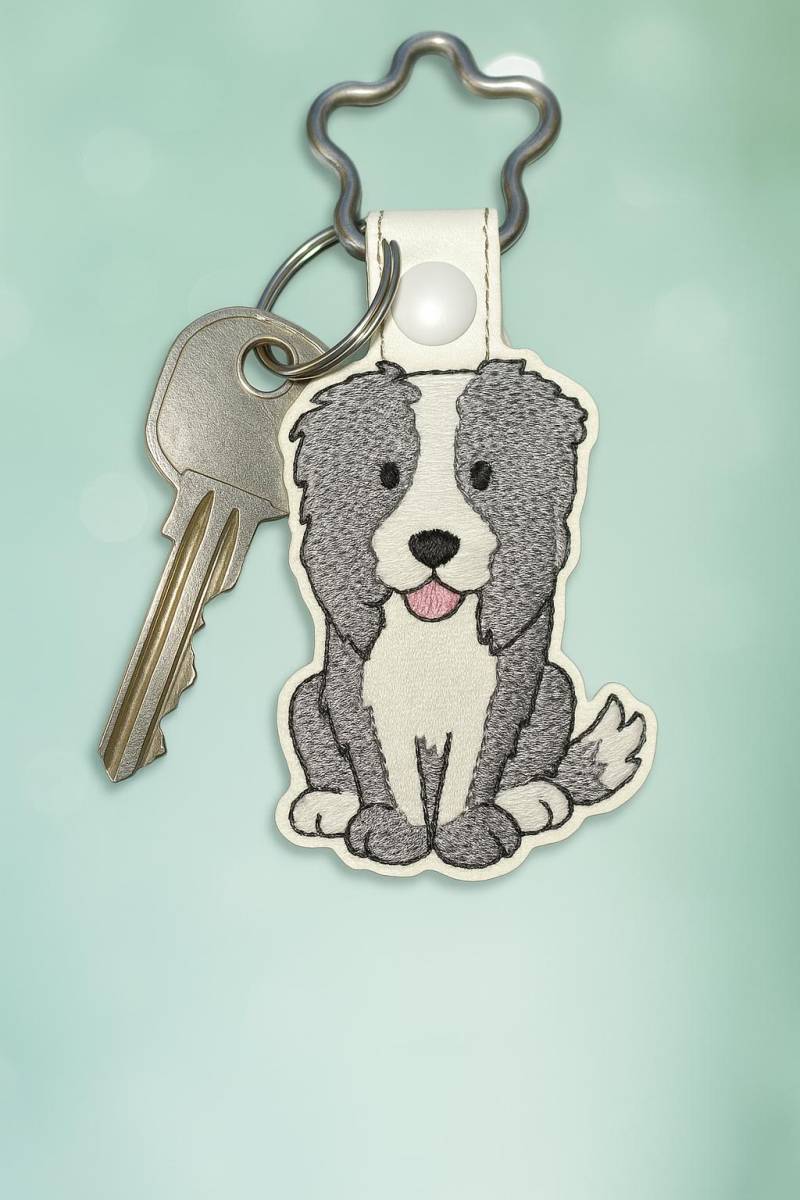 Gestickter Schlüsselanhänger Border Collie Gestickter Schlüsselanhänger Border Collie von EasystitchShop