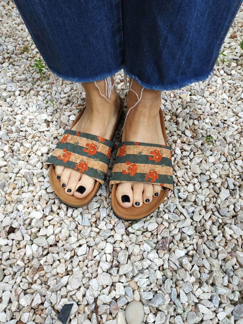Sailor Crab - Cover Für Die "Ethical Magic Sliders' Aus Korkstoff. Für Deine Veganen Upcycled Sandalen von EatingTheGoober