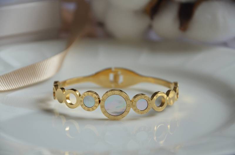 Edelstahl Gold Armreif Armreif Mit Weißer Perle Rumen Numeral Circle Non Tarnish Schmuck Trendy Damen Mode von EaudeLuneBijoux