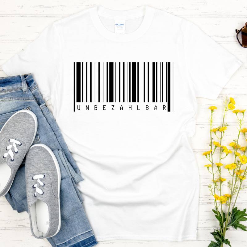 Unbezahlbar Statement-Shirt Für Frauen | Gildan Basic T Shirt Mit Barcode Design Humorvolles Geschenk Freundin Geschenkidee von EbbisCorner