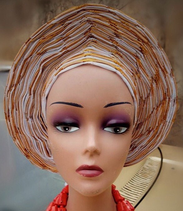 Gold Gelb Und Weiß Fertig Gebunden Party Auto Gele Aso Oke von Ebblyboutique