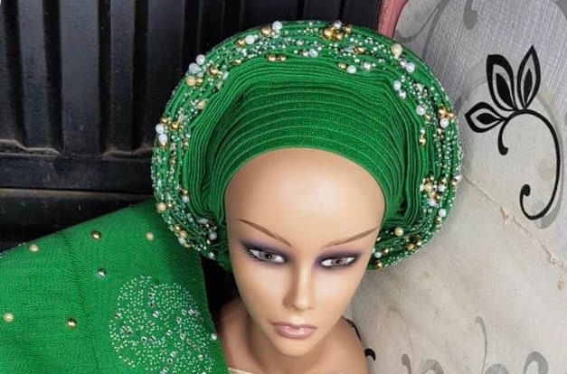 Green Ready To Wear Auto Gele & Shoulder Sash | Ipale Mit Einer Option Für Man Es Fila von Ebblyboutique