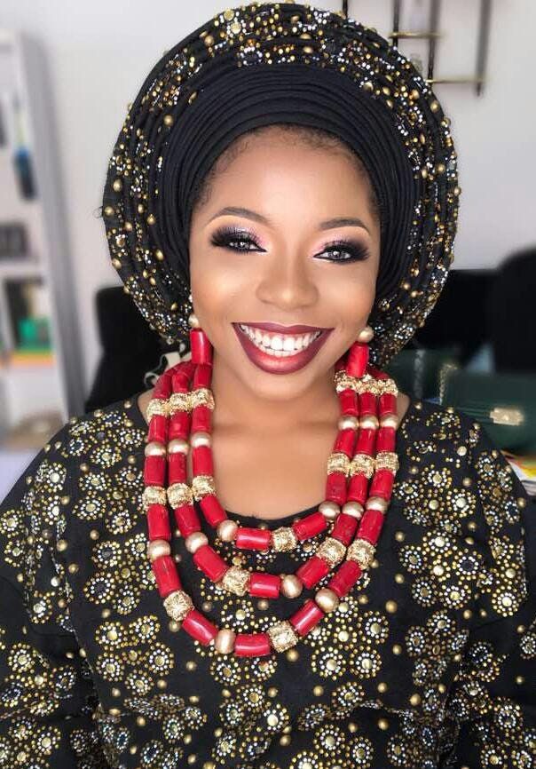 Trachtenparty Asooke | Kann Zu Einem Vorgefertigten Auto Gele Gemacht Werden von Ebblyboutique