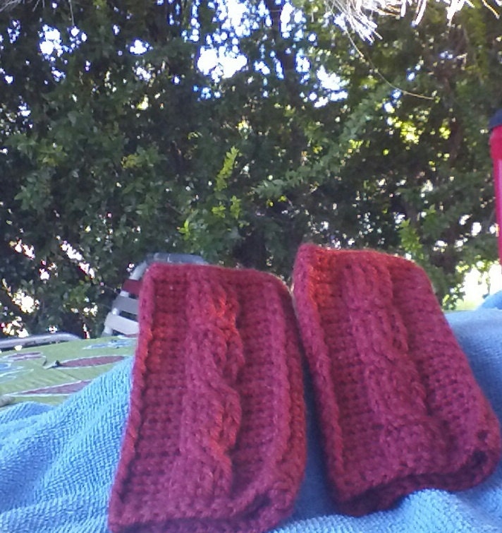 Gehäkelte Fingerlose Handschuhe Mit Zopfmuster Aus Acrylgarn-2 Größen Klein & Groß von EccentricHats