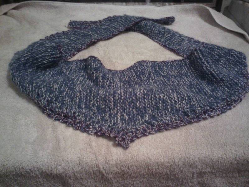 Nerz, Viskose, Kaschmir Und Wolle Strickschal Mit Häkelspitze von EccentricHats