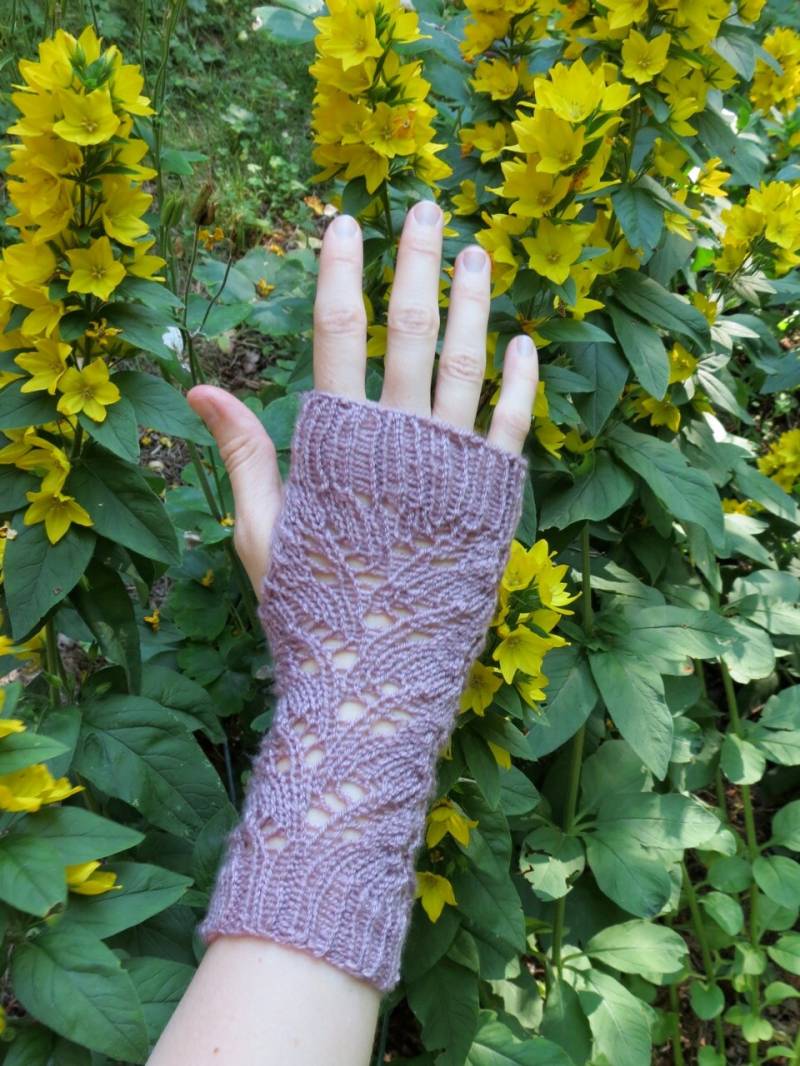 Dusty Rose Braut Handschuhe Aus Spitze Handgestrickt von EccentricWool