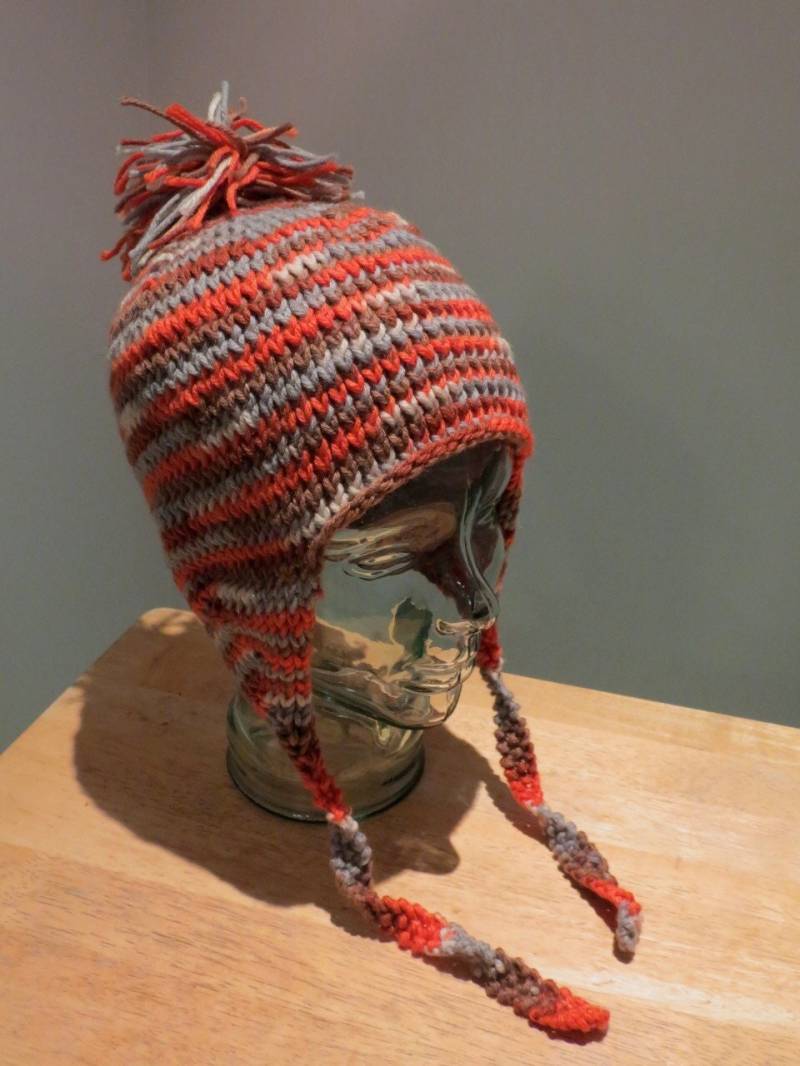 Handgestrickte Ohrenklappen Fliegermütze "Fiesta Orange' von EccentricWool