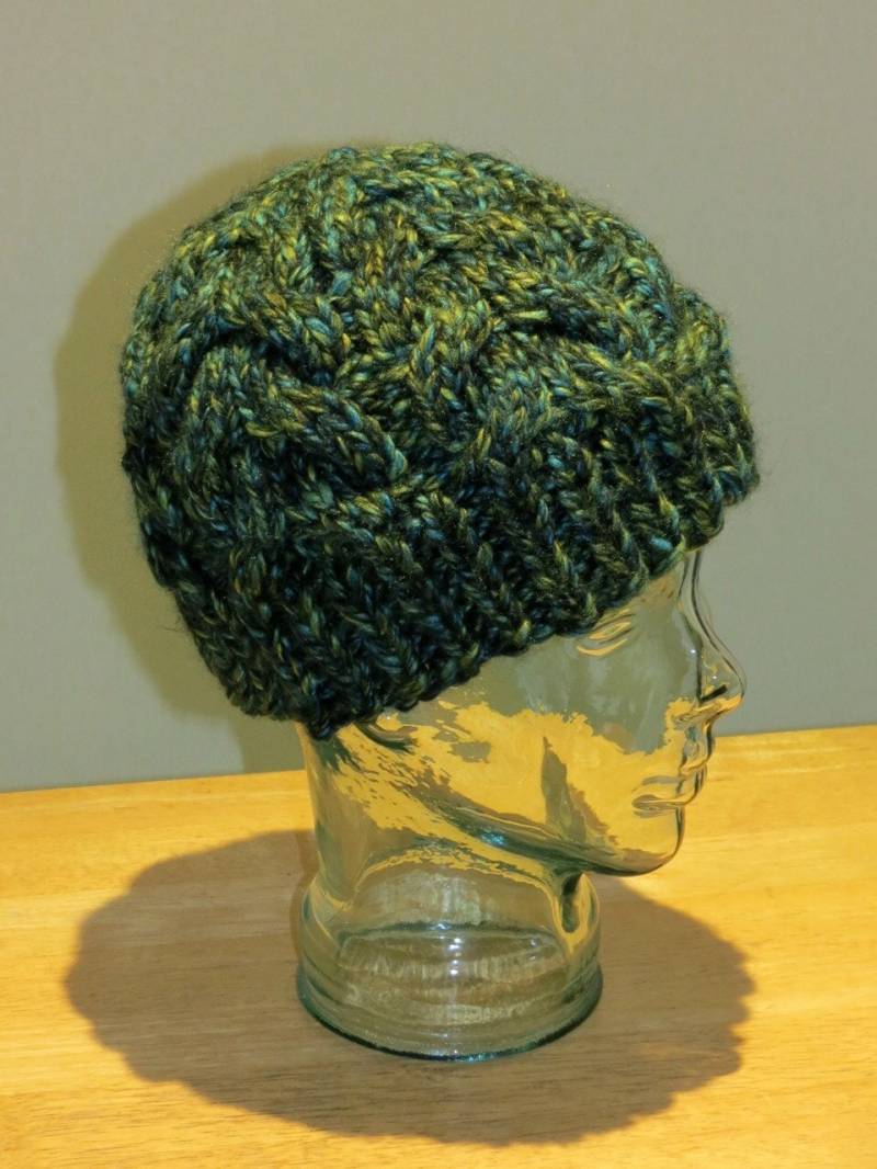 Handgestrickte Winter "Marina' Zopfmuster Beanie Mütze von EccentricWool