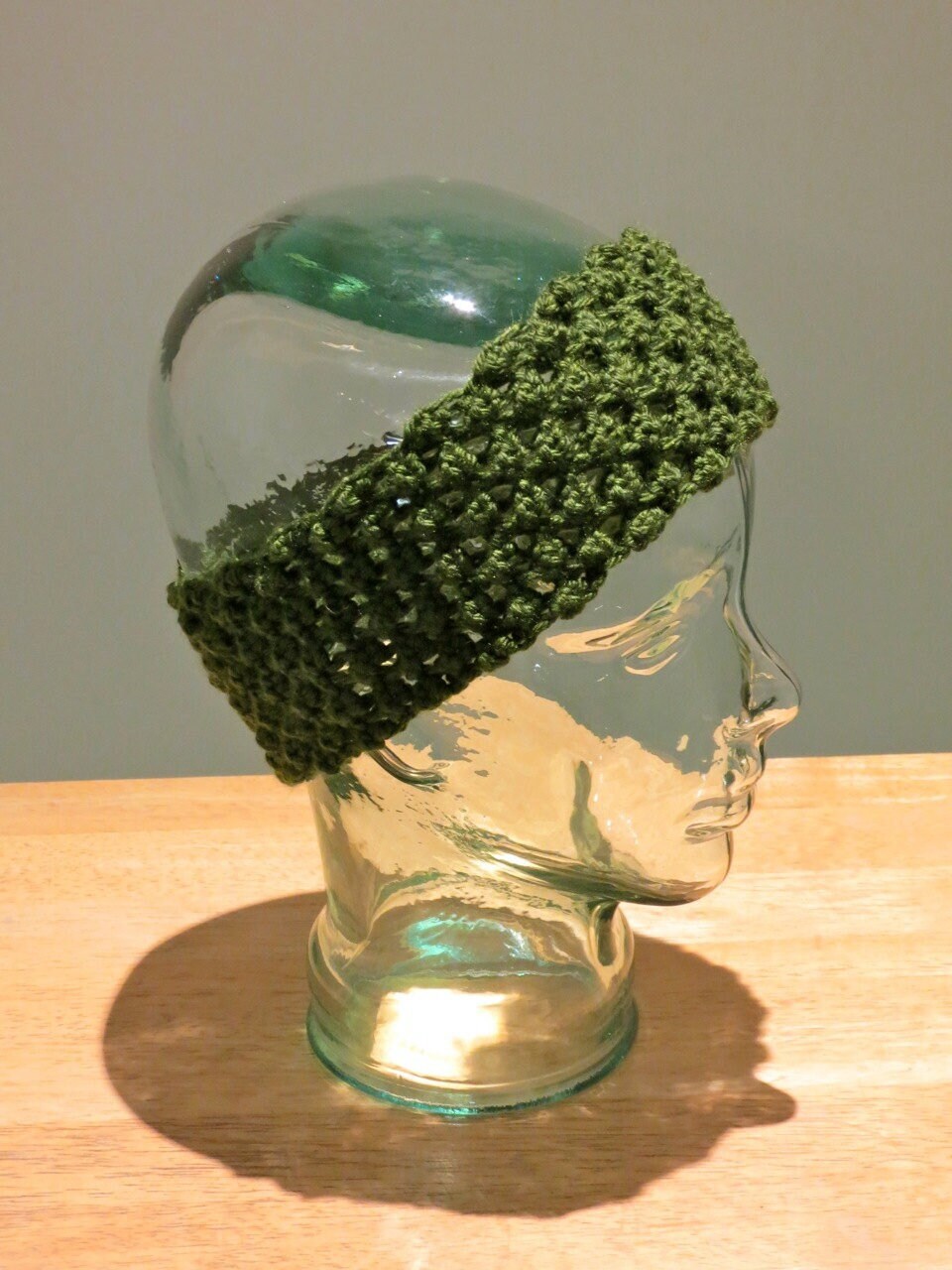 Handgestricktes Trinitie Stirnband - "Leaf Green' von EccentricWool