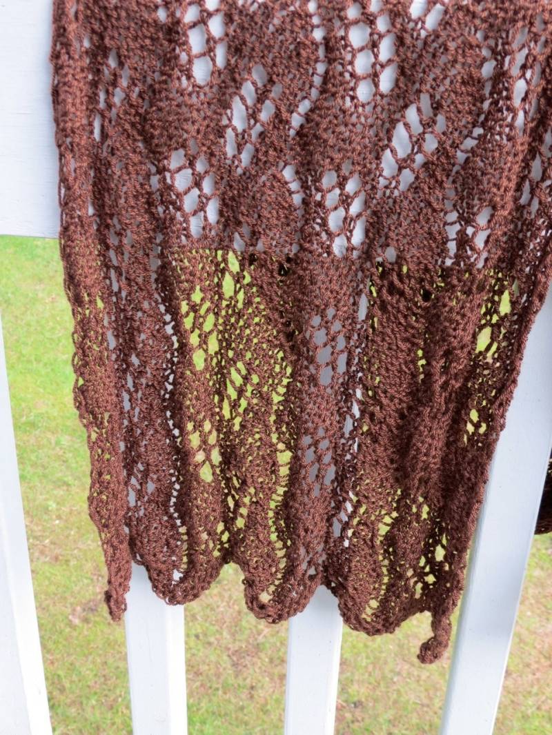 Schokobraune Brautspitze Handgestrickte Stola von EccentricWool