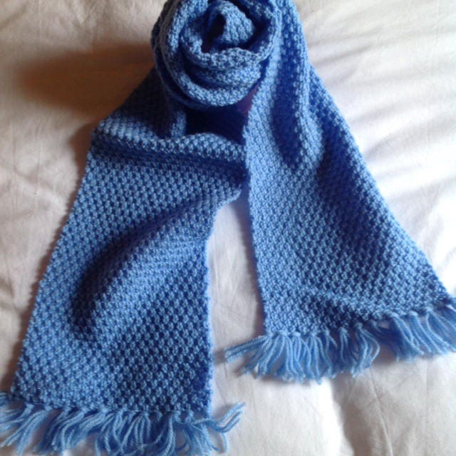 Blauer Handgestrickter Schal Mit Weizenstich Für Kinder von EcharpedAntan