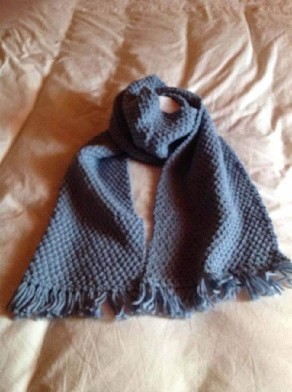 Hellblauer Schal Mit Fransen Hellblauer Schal Mit Fransen von EcharpedAntan