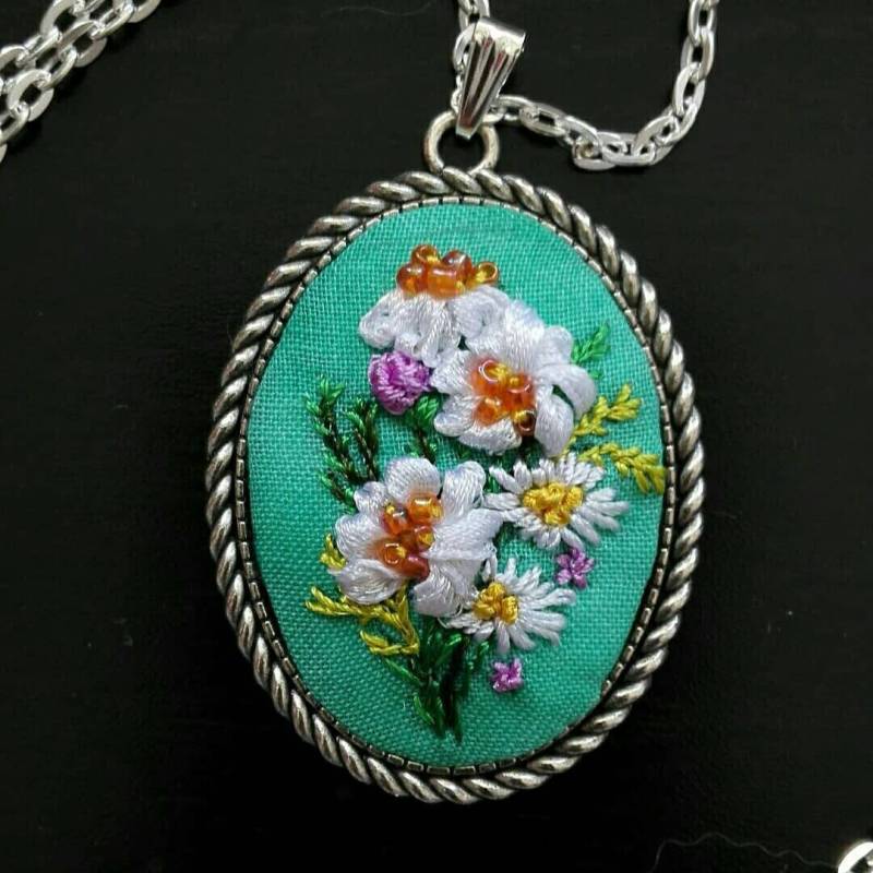Gänseblümchen - Von Hand Bestickt, Kette & Armband von EclairSol