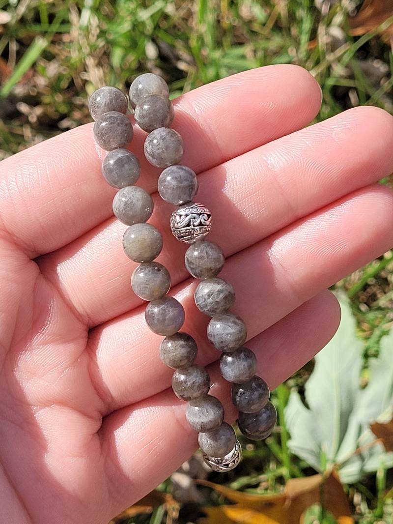 8mm Peacock Labradorit Top Qualität | Sehr Auffällig Handgemachtes Armband Abenteuer, Fantasie & Selbstentdeckung von EclecticBeingsStore