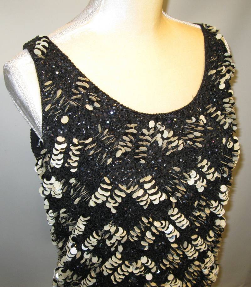 1950Er 60Er Jahre Mod Hong Kong Top Show Girl Pailletten Glasperlen & Discs Atomic Age Schwarz Weiß Cher von EclecticCollage