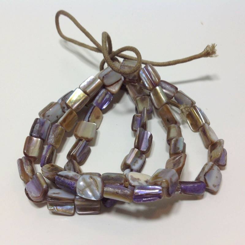 60Er Jahre Echte Perlmutt Abalone Rechteck Perlen 3 Stränge Strtech Armband Woodstock Irisierend Opalescent Juwel Töne Fairy Mermaid von EclecticCollage