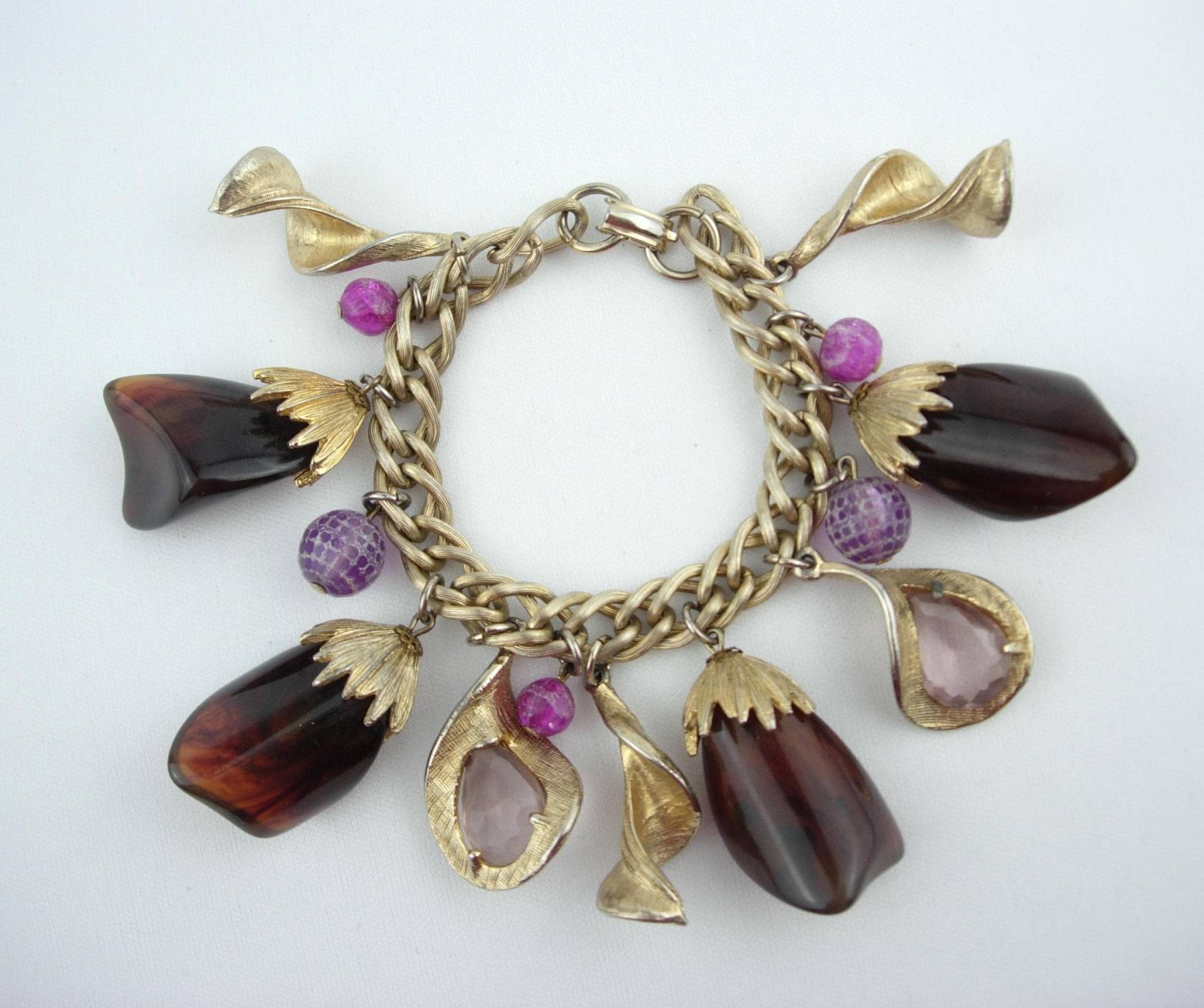 Verkauf Vintage Chunky Bettelarmband Pflaume Lavendel Lila Gold Ton Panzerkette Trommelstein Lucite Oder Glasperlen von EclecticDebsVintage