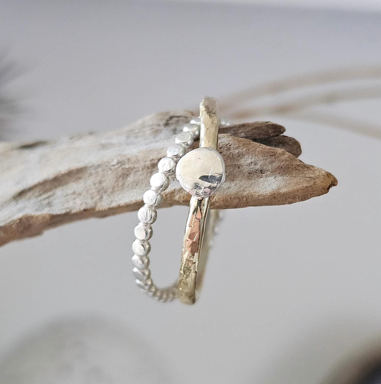 Zauberschöner Handgearbeiteter Double-Ring Happy Together Aus 935Er Silber Und Vergoldetem Messing von EclecticSmithy