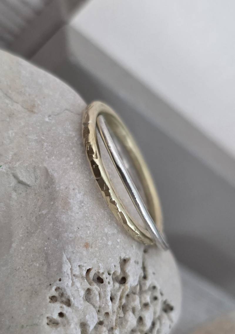 Zauberschöner Und Handgearbeiteter Duo-Ring Aus 935Er Silber 18K Vergoldetem Messing von EclecticSmithy