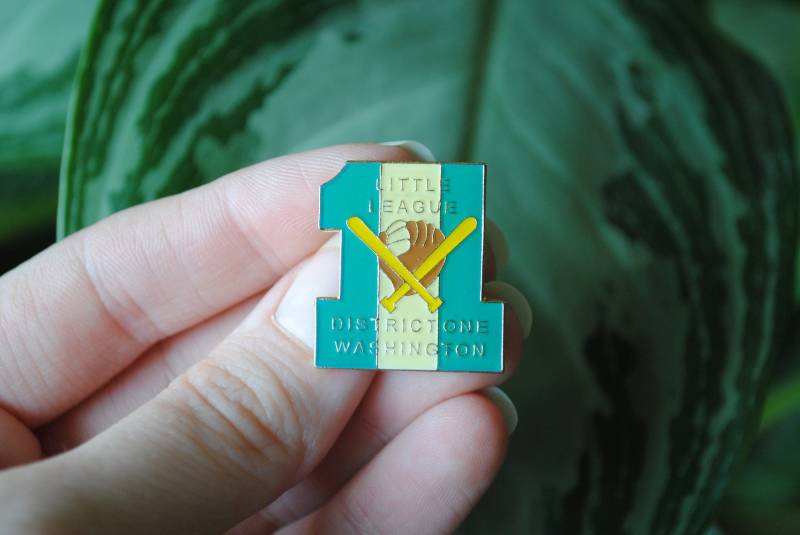 1990Er Jahre Little League Baseball Pin - Distrikt One Washington Vintage Abzeichen Button Anstecknadel Hut Tie Tack von EclecticsintheSky