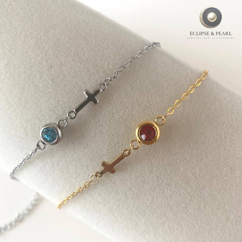 Zierliches Kreuz Armband Mit Geburtsstein, Kleines Armband, Gold Religiöses Brautjungfern Geschenk, Birthstones Christlicher Glaube von EclipseAndPearl