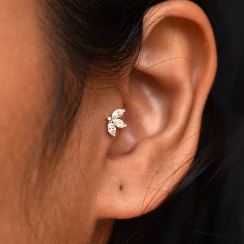 Piercing Ohrstecker Lotus, Tragus Lobe Conch 18K Gold , Solid 14K & Marquise Diamant Cabochon Pin von EcoConsciousByAbhika