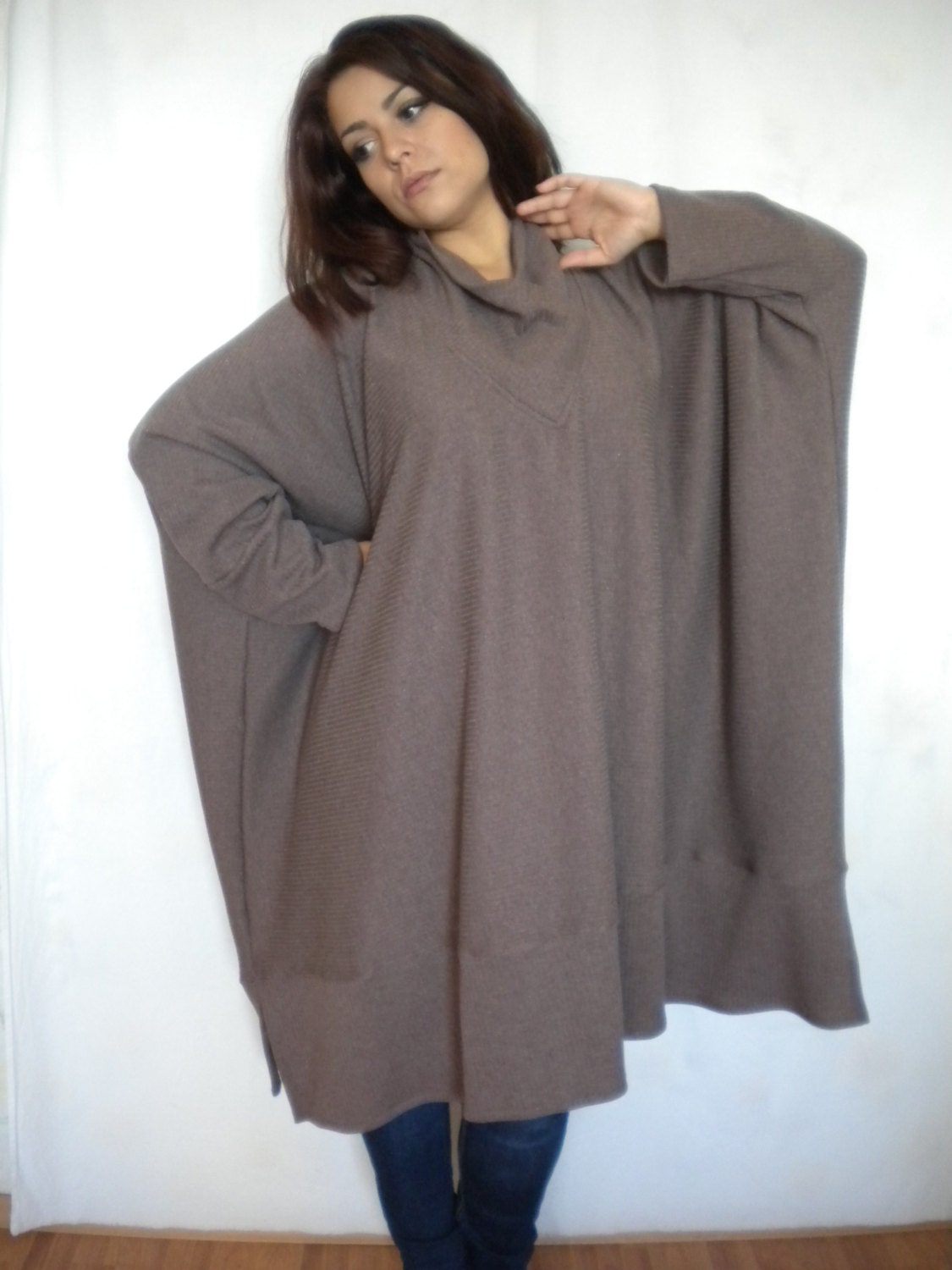 Oversize Tunika Mit Wasserfallausschnitt, Locker Geschnittenes Umstandsshirt, Figurbetontes Oberteil, Versandkostenfrei von EcoFriendlyForU