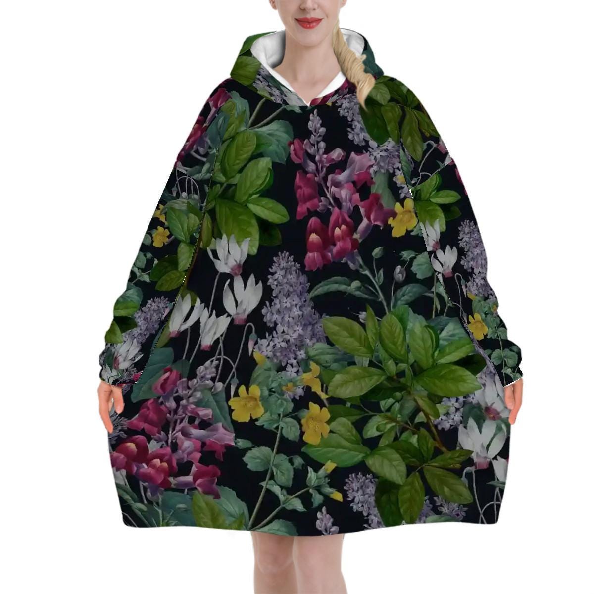 Dark Academia Oversized Blanket Hoodie Flauschige Nachtblumen Gothic Tragbare Decke von EcoKarmaStyles