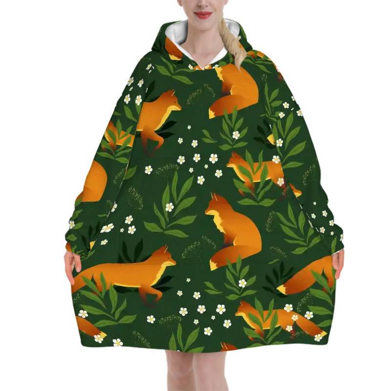 Fox Forest Oversized Blanket Hoodie - Grün Rot Flauschige Tragbare Flanell Decke Mit Tasche von EcoKarmaStyles