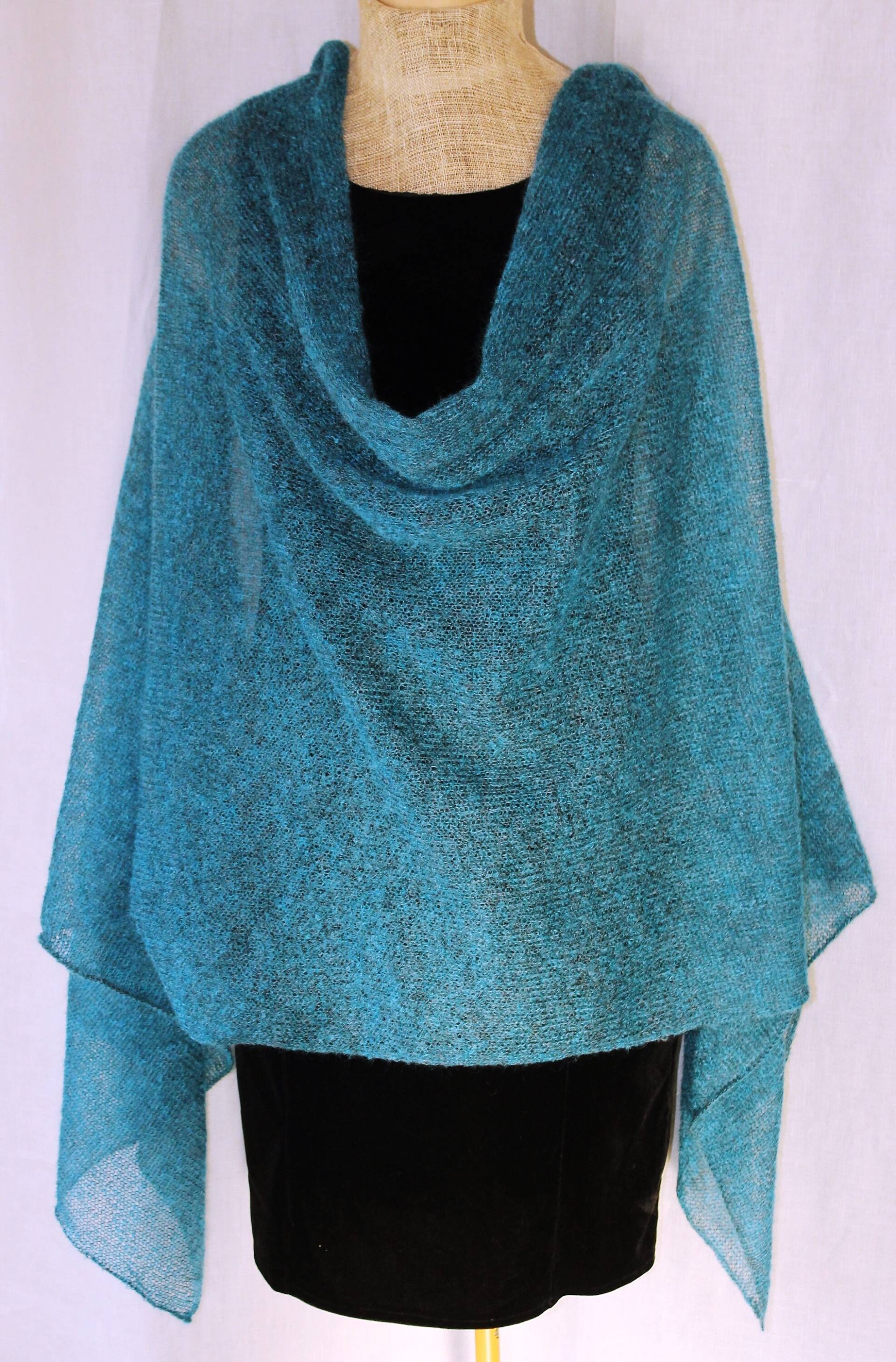 Türkisfarbener Mohairschal Breiter Schal Schulterschal Mohair-Ponchoschal von EcoTextureLV