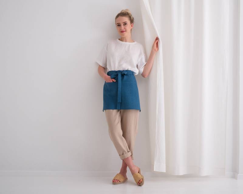 Halbe Leinenschürze Für Kellnerin, Natürliche Leinenschürze, Kurze Mit Taschen, Damenkochschürze von EcoconLINEN