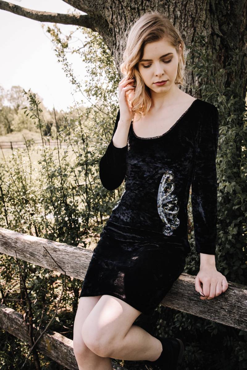 Schwarzes Samtkleid, Perlen Pailletten Kleid, Engelsflügel Verschönerte Festival Kleidung Schwarzes Samtkleid, Perlen Pailletten Kleid, Engelsflügel Verschönerte Festival Kleidung von EcosDIY