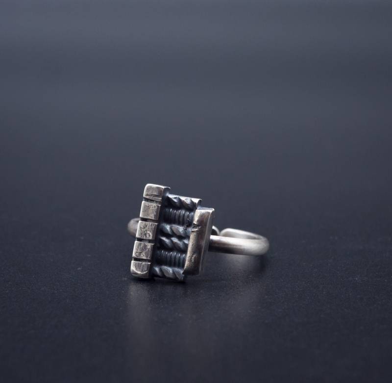 Brutalist Sterling Silber Ring | Einzelstück Handgefertigt in Oregon, Usa Brutalist Sterling Silber Ring | Einzelstück Handgefertigt in Oregon, Usa von EcotoneJewelers