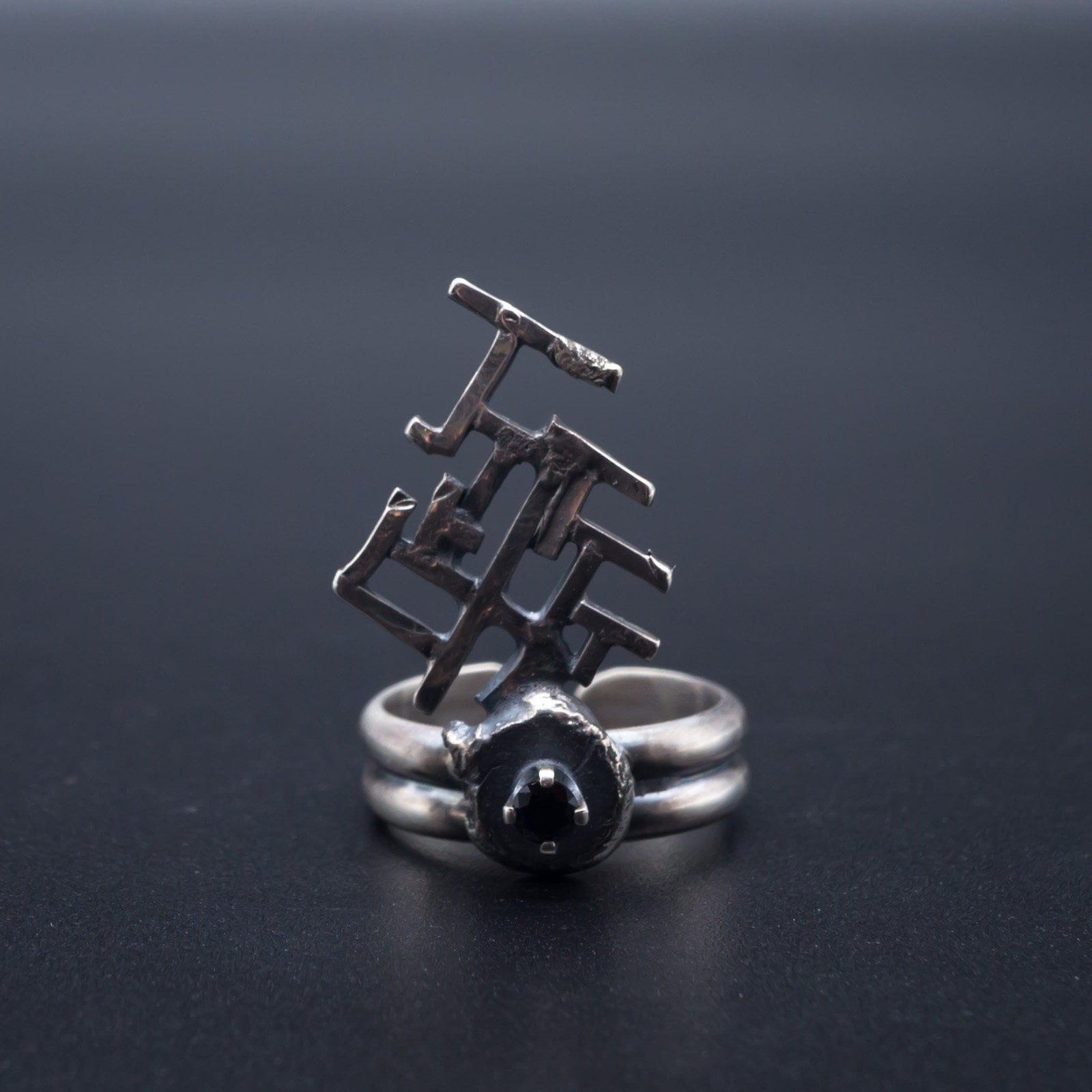 The Crossroads Brutalist Ring | Spinell Aus Sterling Silber Größe 4, 5-7 Us Handgefertigt in Den Usa Von Ecotone von EcotoneJewelers