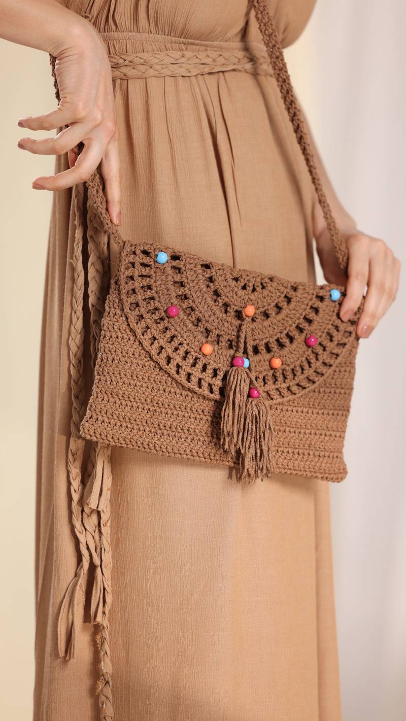 Regenbogen Perlentasche, Handgemachte Makramee Boho Clutch Bag, Holzperlentasche, Frauen Handtasche Holzperle, Sommer-Perlentasche von EcruHandmadeDesign