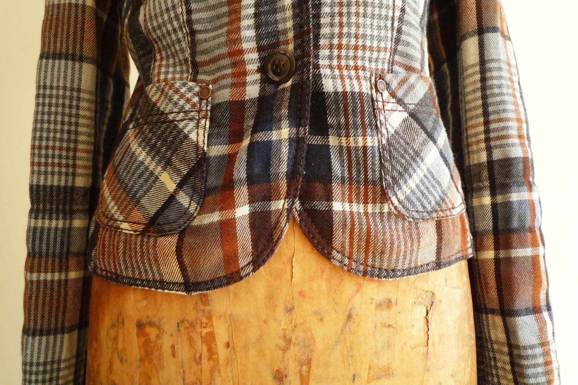 British Style Plaid Wool Blazer Chequerd Jacket Overcoat Riding Xs /S/ M British Style Plaid Wool Blazer Chequerd Jacket Overcoat Riding Xs /S/ M von EdeWerke