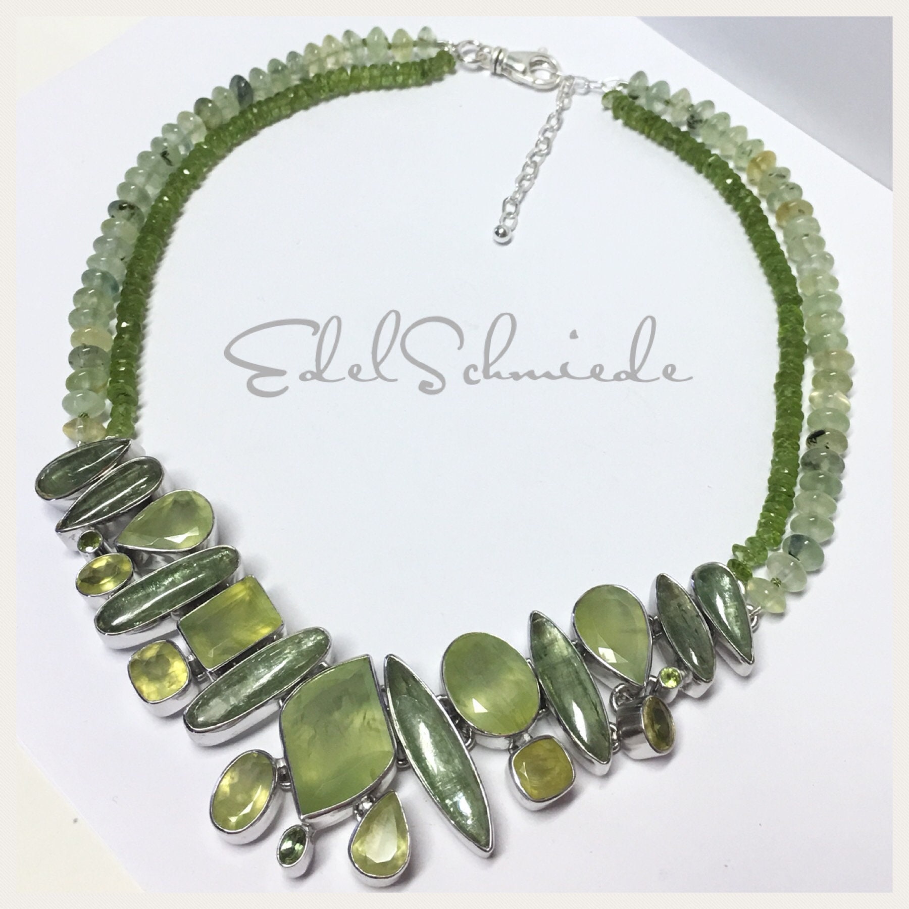 Edelsteincollier in Grüntönen 925 Silber Rhod 45cm Edelsteincollier in Grüntönen 925 Silber Rhod 45cm von EdelSchmiede925