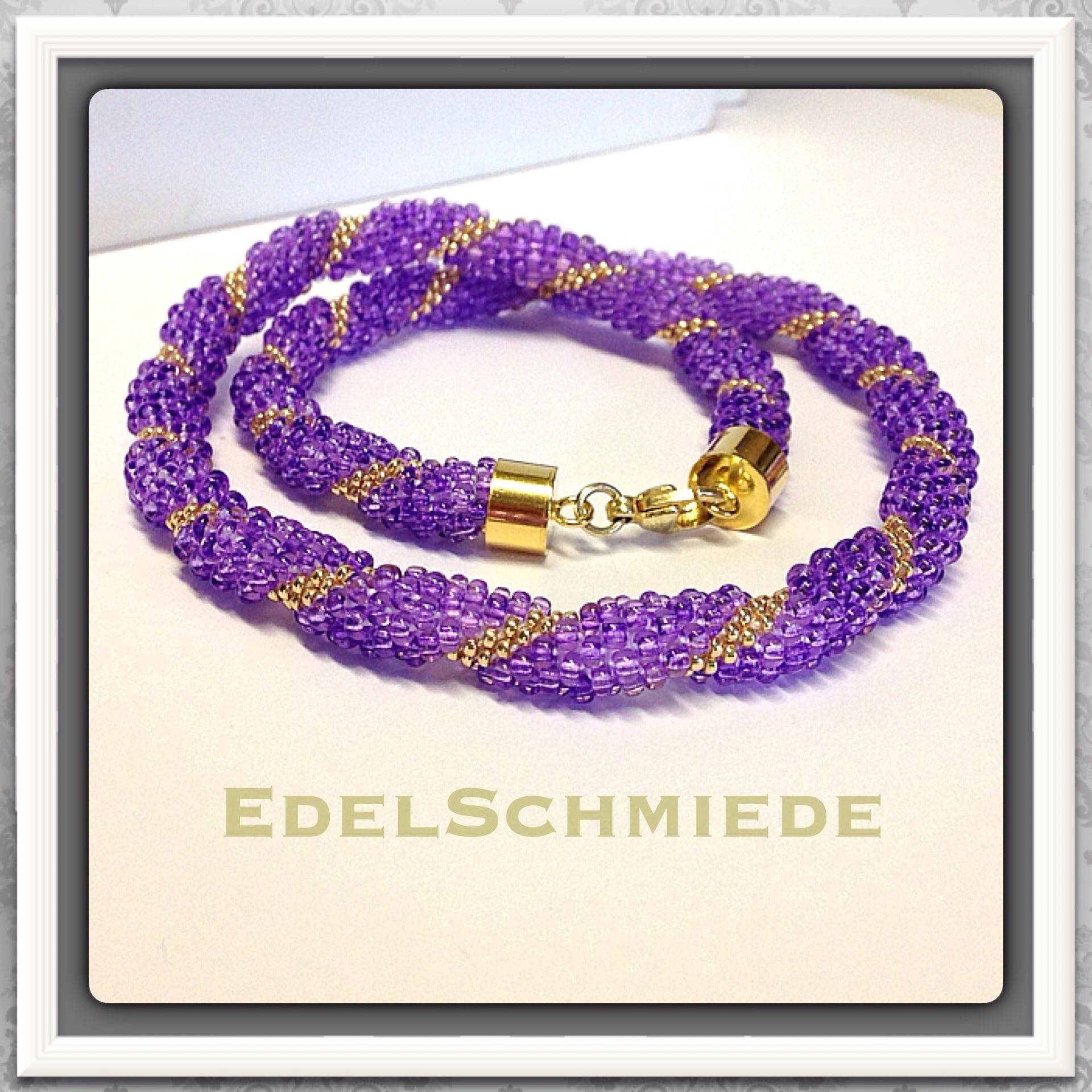 Häkelkette in Lila Mit Goldfarb. Perlen 925 Verg Häkelkette in Lila Mit Goldfarb. Perlen 925 Verg von EdelSchmiede925