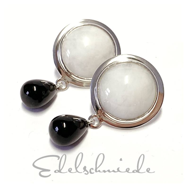 Herrliche Ohrstecker - Einzelstück in 925/- Sterling Silber Mit Kascholong Und Onyx | Schwarz/Weiß Herrliche Ohrstecker - Einzelstück in 925/- Sterling Silber Mit Kascholong Und Onyx | Schwarz/Weiß von EdelSchmiede925
