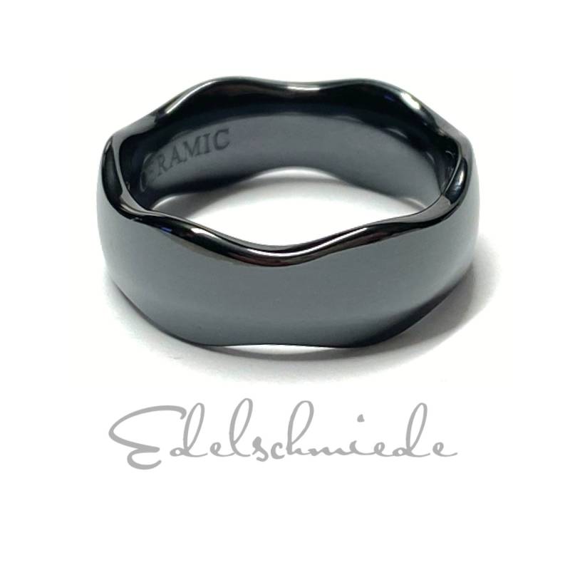 Keramik Ring Halbrund Schwarz 8 Mm Gewellt Bandring Ehering Trauring #64 Keramik Ring Halbrund Schwarz 8 Mm Gewellt Bandring Ehering Trauring #64 von EdelSchmiede925